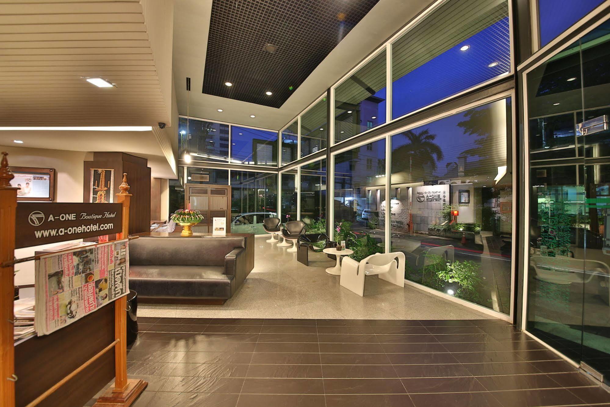 Happihaus Hotel Bangkok Exterior foto